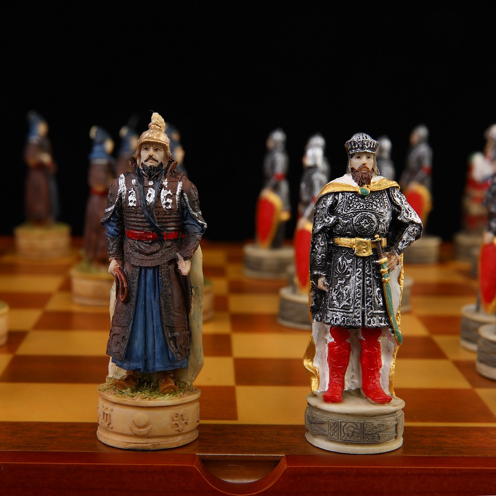 Entertainment Puzzle Chess Set - đánh giá và giá Yearbook Board Game Theme